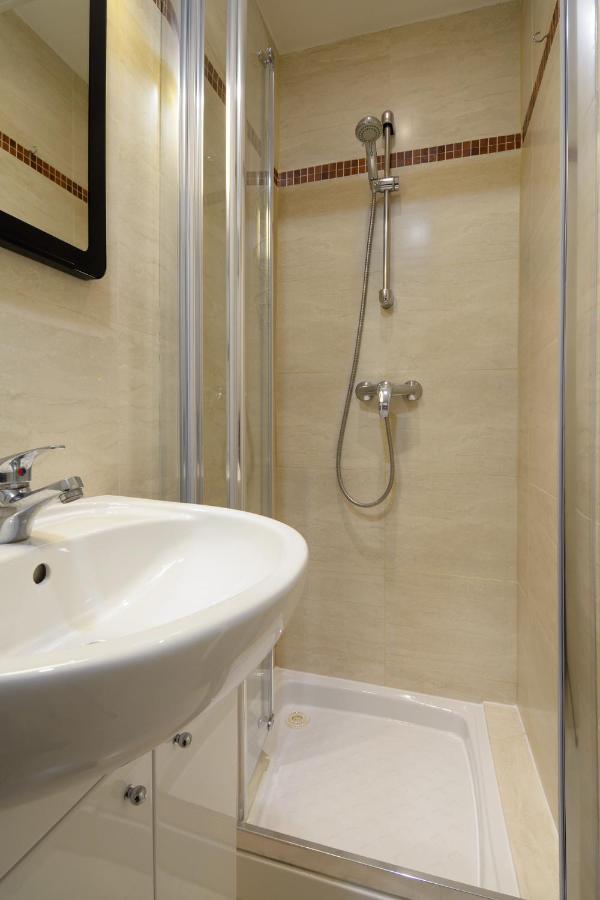 Holidaysinparis - Republique